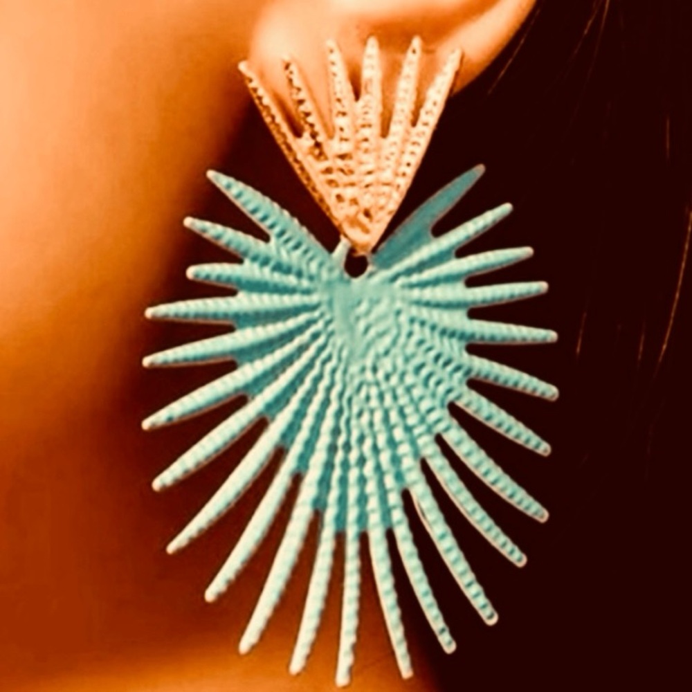 Zara “Radiance” Baby Blue Heart Crown Sunburst Beam Ray Regal Royal Gold Earring